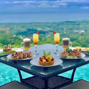 Golden Pineapple Villas-Adults Only